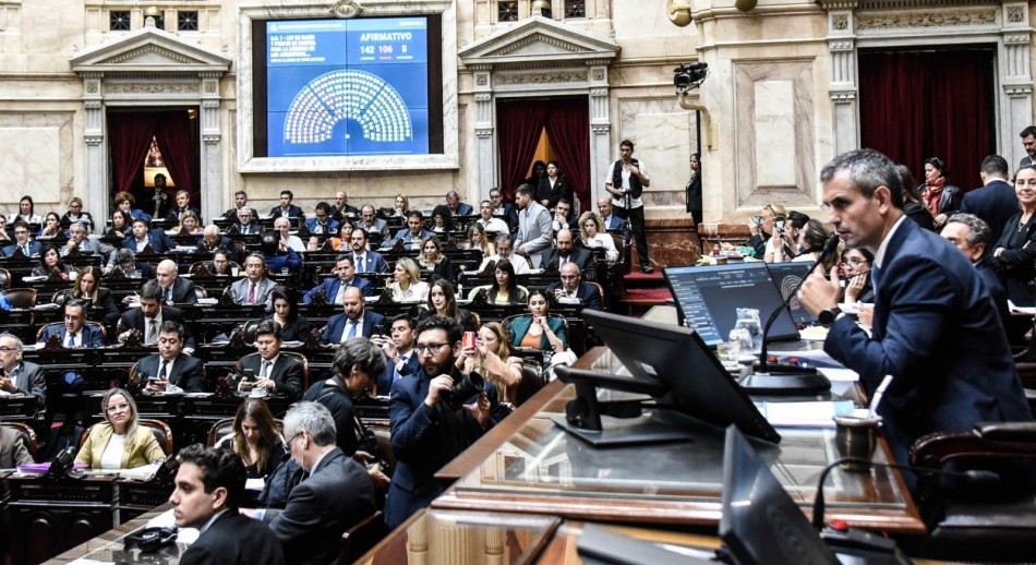  Diputados dio media sanción a la ley Bases y el paquete fiscal de Milei 