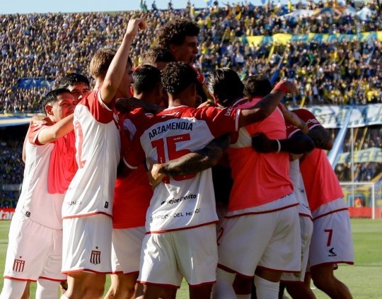 Estudiantes de La Plata venció a Rosario Central y se metió en los cuartos de final 