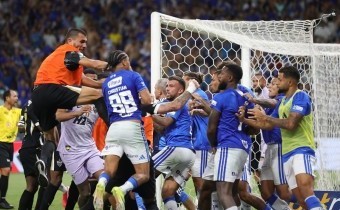 23 expulsados y récord en Brasil: Batalla campal entre Cruzeiro y Atlético Mineiro
