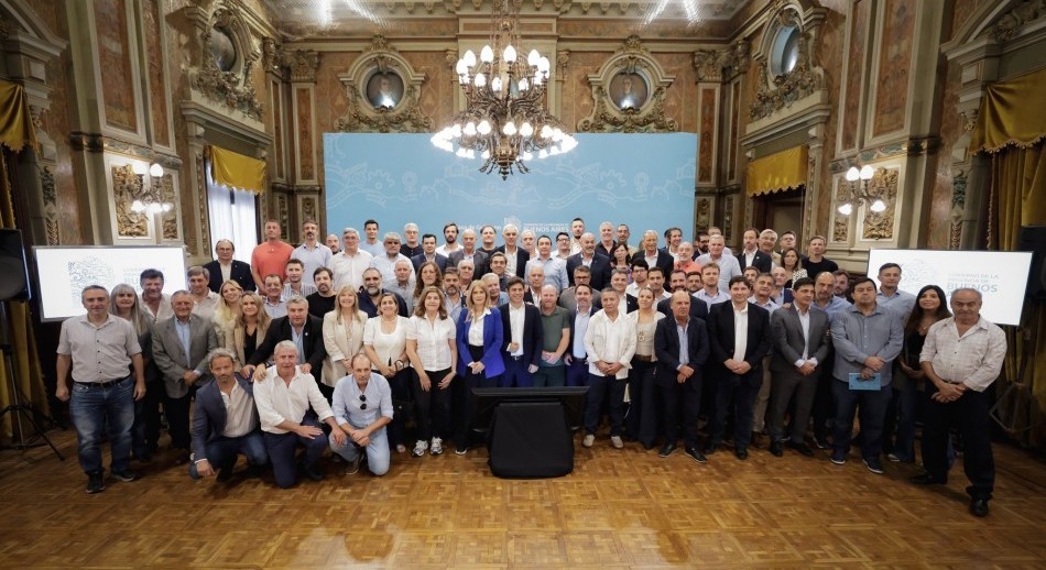 Axel Kicillof dice que repartirá a las comunas fondos que recupere de la Nación