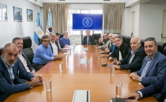 Acuerdo entre las empresas de colectivos y el Gobierno: Prometen reducir las demoras