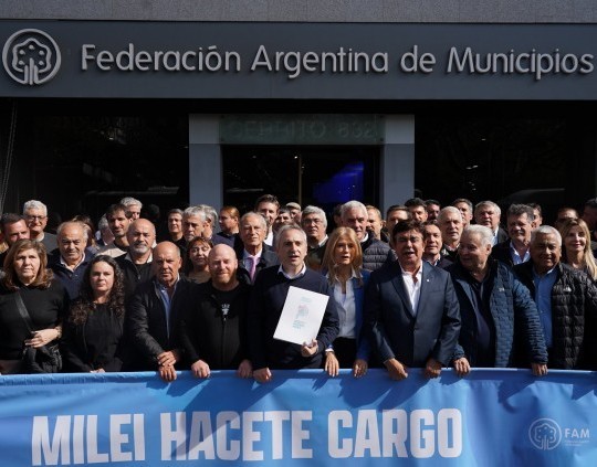 Intendentes del GBA presentaron un petitorio ante Capital Humano por la ayuda escolar