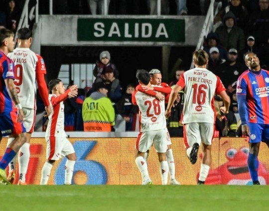 Independiente le ganó 2 a 1 a San Lorenzo y se clasificó a los Play Off