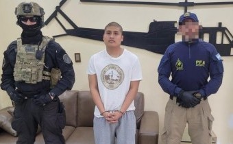 Llega a la Argentina Pequeño J, el principal acusado del triple crimen de Florencio Varela
