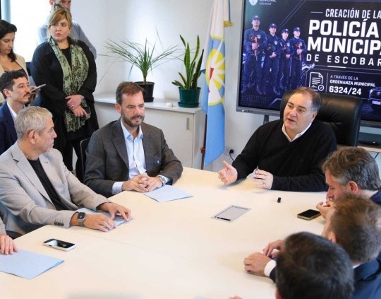 Alonso se reunió con intendentes y podría avanzar la creación de la “Policía Municipal”