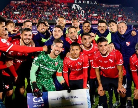 Independiente derrotó a Unión por 2-0 y clasificó a octavos de final de la Copa Argentina