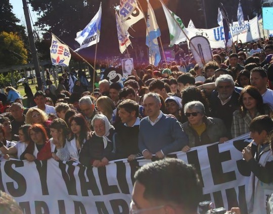 Cientos de estudiantes se movilizaron en La Plata a 50 años de La Noche de los Lápices