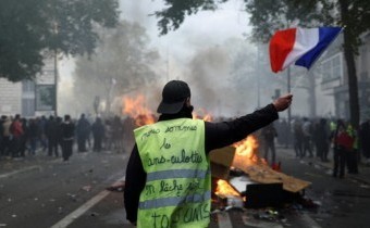 El Gobierno de Francia decretó toques de queda parciales tras la ola de disturbios