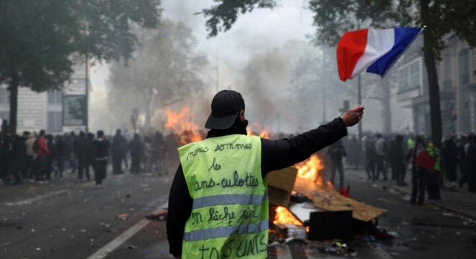 El Gobierno de Francia decretó toques de queda parciales tras la ola de disturbios