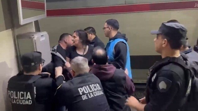 Subte y Premetro vuelven a funcionar, tres cinco horas de paro y la liberación de tres delegados